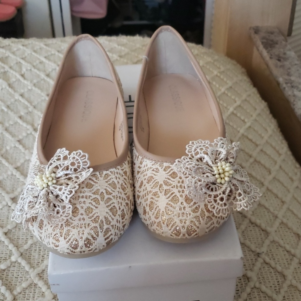 Flats - Picture 2 of 3